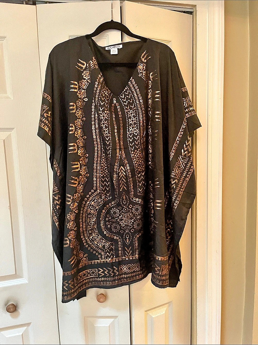 Gaby & Grace Black & Gold Geometric Coverup Like New